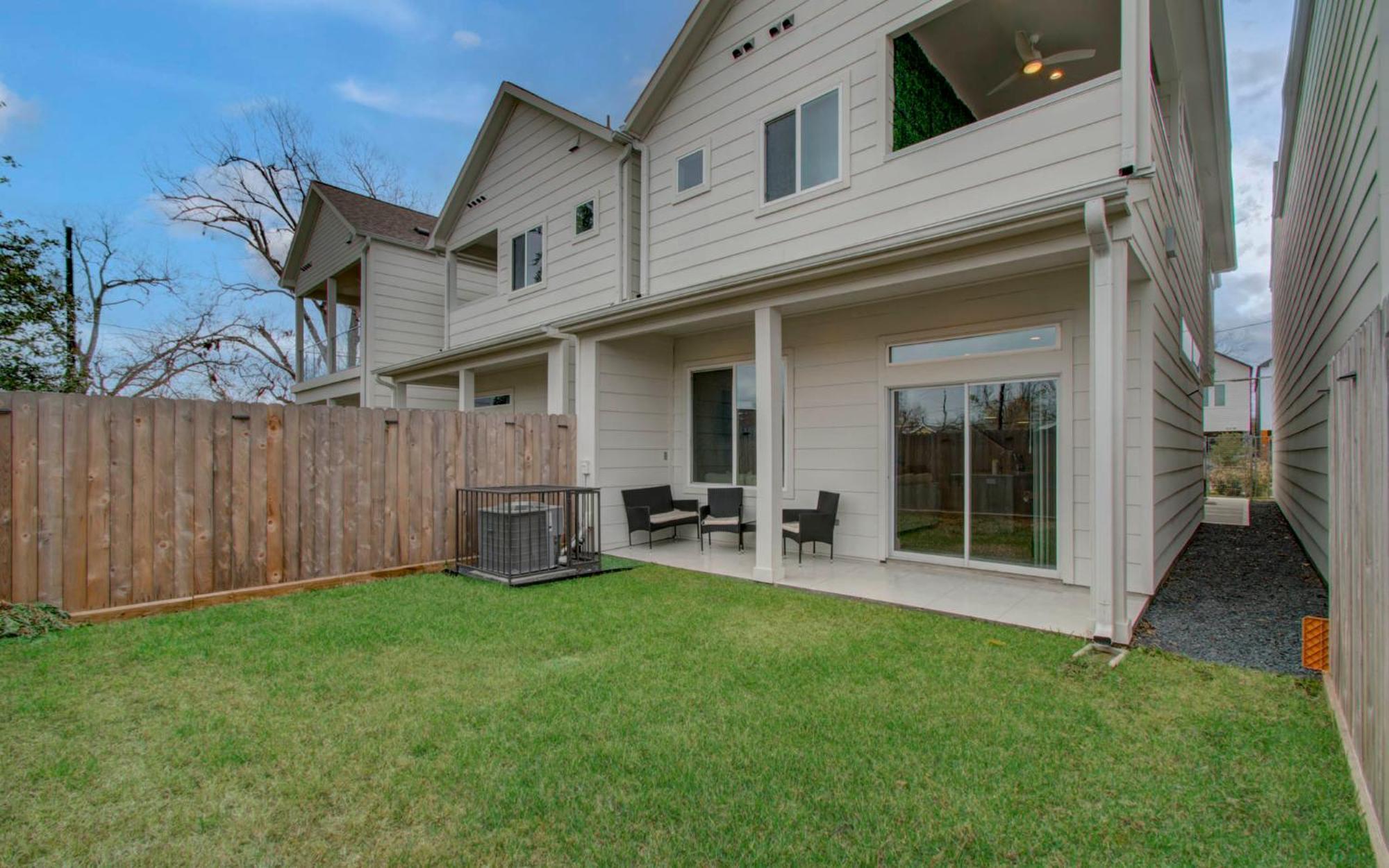 Comfort Exceed In This 3 Bedroom Premium In Houston! * Houston