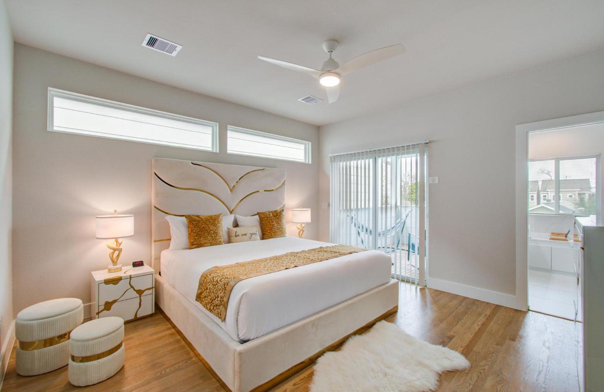 Comfort Exceed In This 3 Bedroom Premium In Houston!