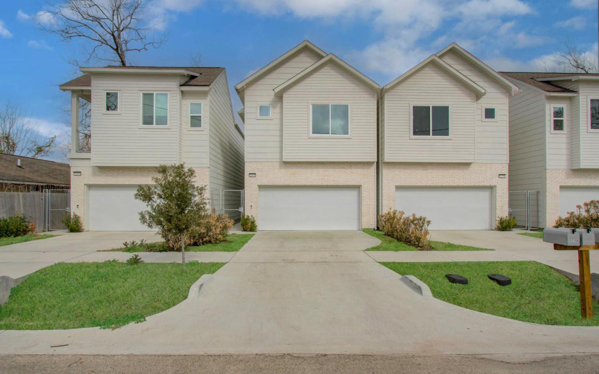 Comfort Exceed In This 3 Bedroom Premium In Houston!