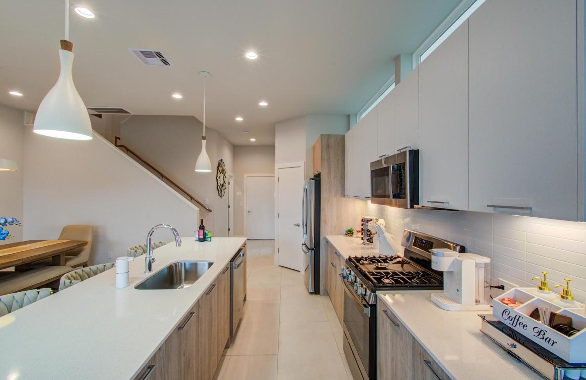 Comfort Exceed In This 3 Bedroom Premium In Houston! * Houston